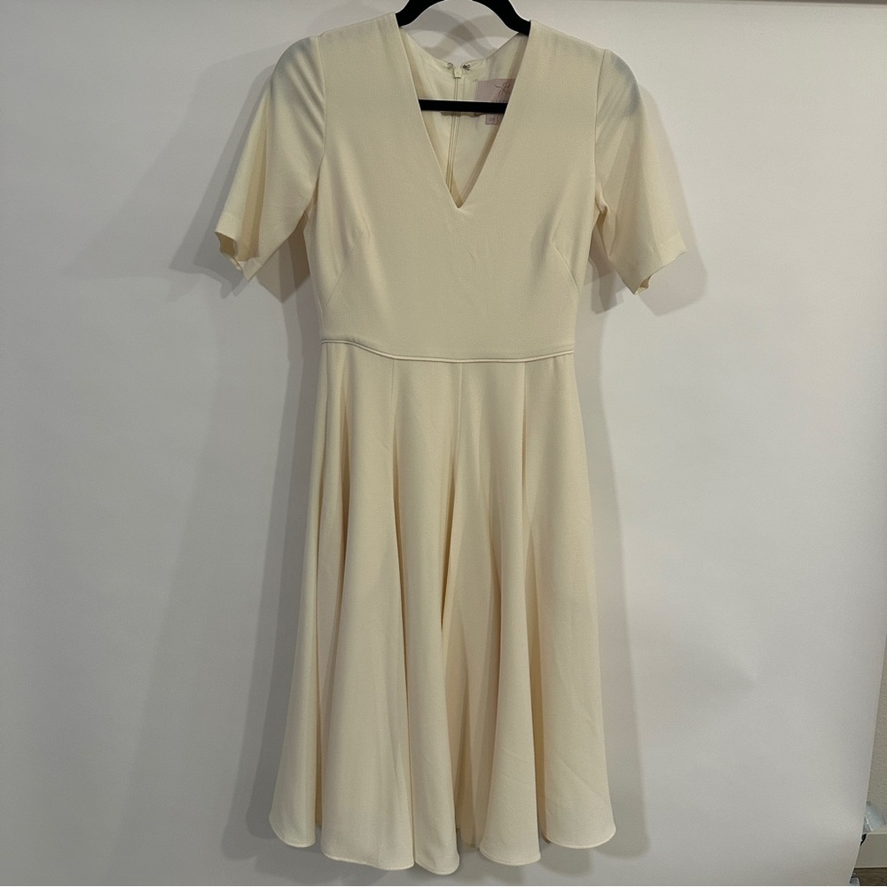 Gal Meets Glam - Women's Cream V-Neck Short Sleeve Fit-and-Flare Dress